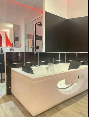Suite Romantica Balneo - Olympe Suites & Spa Lille, Croix, Roubaix Exterior photo