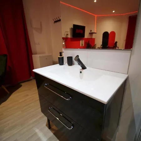 Suite Romantica Balneo - Olympe Suites & Spa Lille, Croix, Roubaix Exterior photo