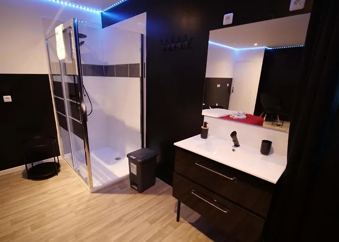 Suite Romantica Balneo - Olympe Suites & Spa Lille, Croix, Roubaix