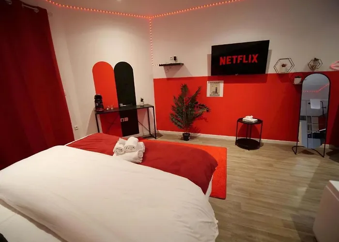 Suite Romantica Balneo - Olympe Suites & Spa Lille, Croix, Roubaix
